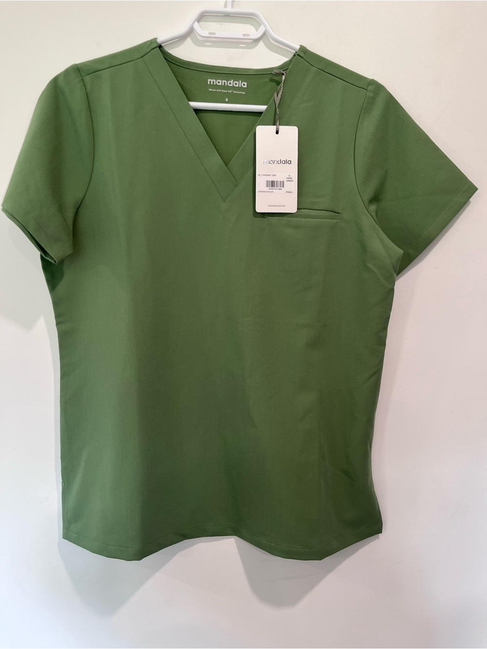 NWT Mandala Women's Small V-Neck Short Sleeve Scrub Top hazel green